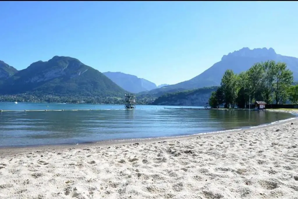 Lake Escape - With Private Parking Annecy Frankrike